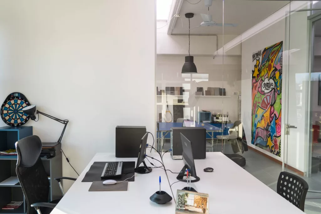 sala riunioni pesaro agenzia siti web pesaro interni dello studio di Pesaro sala riunioni pesaro agenzia siti web pesaro interni dello studio di Pesaro